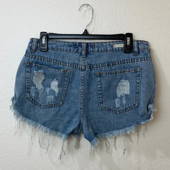 Signature8 high-rise, distressed, frayed-hem denim shorts size L - Picture 4 of 6